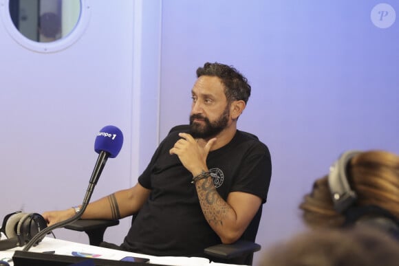 et il avait sa petite idée pour le futur Premier ministre
Exclusif - Cyril Hanouna, sur le plateau de l'émission " On Marche Sur La Tête " présentée pa C.Hanouna dans les studios d' Europe 1 à Paris, France, le 27 juin 2024. © Jack Tribeca / Bestimage