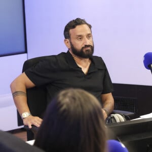 Exclusif - Cyril Hanouna, sur le plateau de l'émission " On Marche Sur La Tête " présentée pa C.Hanouna dans les studios d' Europe 1 à Paris, France, le 27 juin 2024. © Jack Tribeca / Bestimage