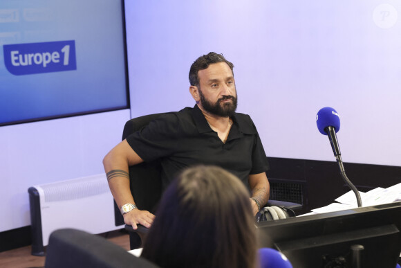 Exclusif - Cyril Hanouna, sur le plateau de l'émission " On Marche Sur La Tête " présentée pa C.Hanouna dans les studios d' Europe 1 à Paris, France, le 27 juin 2024. © Jack Tribeca / Bestimage