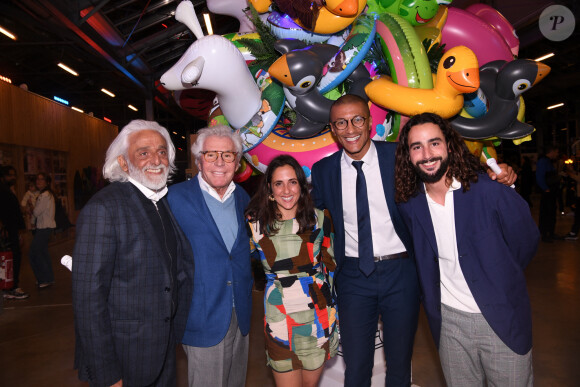 Exclusif - Patrick Partouche, Jean-Daniel Lorieux, Salomé Partouche, Karim Bouamrane et Jean-Samuel Halifi au pré-vernissage de la 3ème édition de la Biennale de Paname, l'évènement d'Art contemporain, à La Serre de Saint-Ouen, France, le 20 octobre 2021. © Rachid Bellak/Bestimage