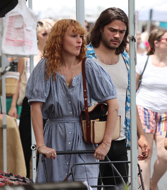 Exclusif - Rumer Willis fait son marché avec son ami Derek Richard Thomas à West Hollywood le 31 juillet 2022.