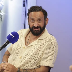 Il a annoncé que le premier invité de "Touche pas à mon poste" serait... Cyril Hanouna !
Exclusif - Cyril Hanouna sur le plateau de l'émission "On a marché sur la tête" dans les studios de Europe 1 à Paris. © Jack Tribeca / Bestimage