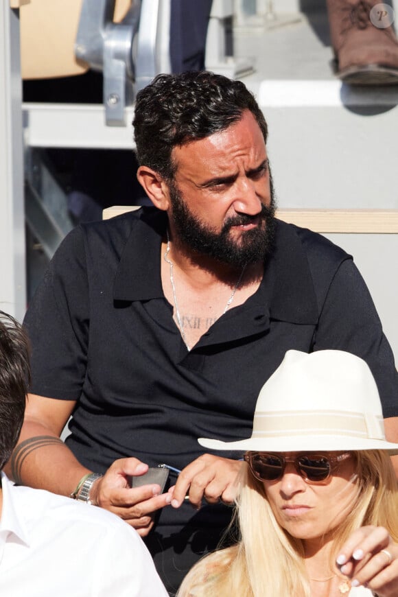 Cyril Hanouna - Célébrités dans les tribunes de la finale homme des Internationaux de France de tennis de Roland Garros 2024 à Paris. © Jacovides-Moreau/Bestimage