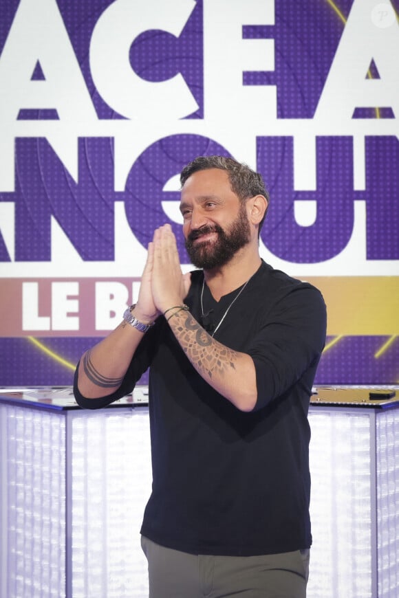 Exclusif - Cyril Hanouna sur le plateau de l’enregistrement de l’émission "Face à Hanouna" présentée par C.Hanouna et diffusée sur C8, à Paris, France, le 11 avril 2024. © Jack Tribeca / Bestimage