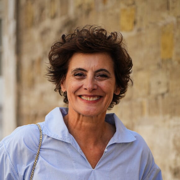 Ines de la Fressange arrive au défilé Patou à Paris, lors de la Fashion week. © Lucia Sabatelli / Bestimage