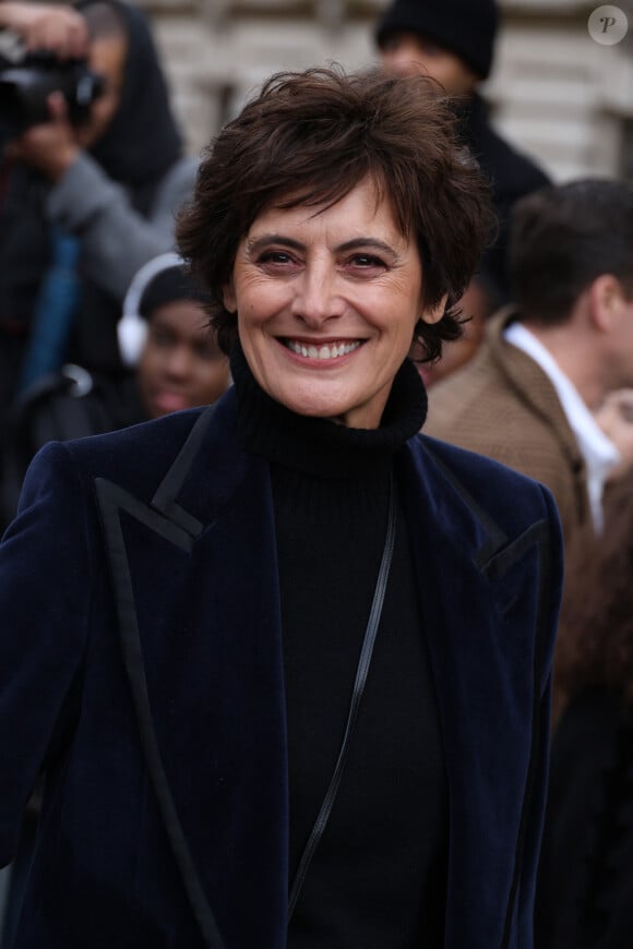 Inès de la Fressange - Arrivées au défilé Schiaparelli Haute Couture Printemps/Été 2024 dans le cadre de la Fashion Week de Paris le 22 janvier 2024. © Denis Guignebourg / Bestimage