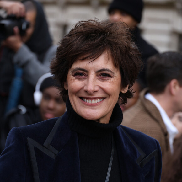 Inès de la Fressange - Arrivées au défilé Schiaparelli Haute Couture Printemps/Été 2024 dans le cadre de la Fashion Week de Paris le 22 janvier 2024. © Denis Guignebourg / Bestimage