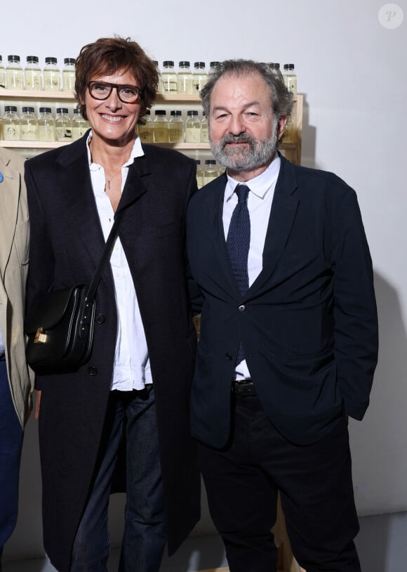 Exclusif - Inès de la Fressange et son compagnon Denis Olivennes - Vernissage de l'exposition "Wonderland" de Nine d'Urso à la galerie Basia Embiricos (14 rue des jardins Saint-Paul 75004 Paris) à Paris le 12 octobre 2023.