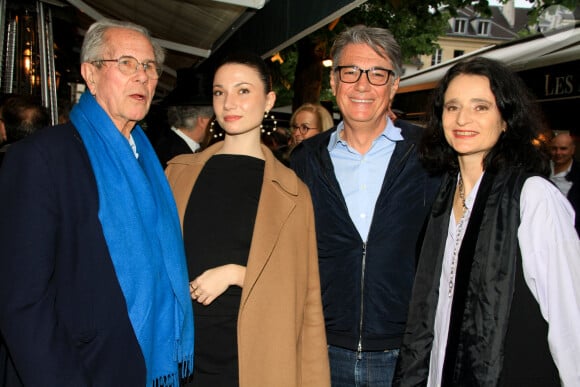 Jean-Louis Debré, Alain Marschall, sa fille Cécile et Valérie Bochenek lors de la soirée des 140 ans de légende des Deux Magots et vernissage de l'exposition "140 ans d'esprits créatifs à Saint-Germain-des-Prés" à Paris le 29 avril 2024. © Philippe Baldini / Bestimage