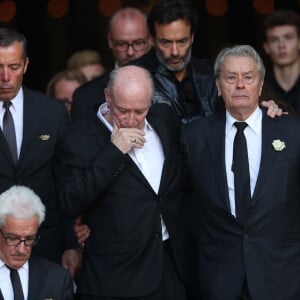 Pascal Desprez, Anthony Delon, Alain Delon et Véronique de Villèle - Sorties des obsèques de Mireille Darc en l'église Saint-Sulpice à Paris. Le 1er septembre 2017