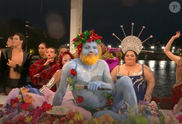 qui s'est mis à nu et en bleu devant deux milliards de personnes pour l'ouverture des JO de Paris
Philippe Katerine - Cérémonie d'ouverture des Jeux Olympiques (JO) de Paris 2024 le 26 juillet 2024. © Capture France TV via Bestimage