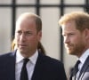 Ce mercredi 28 août, ils se sont retrouvés pour un triste événement
Le prince de Galles William, le prince Harry, duc de Sussex à la rencontre de la foule devant le château de Windsor, suite au décès de la reine Elisabeth II d'Angleterre. Le 10 septembre 2022