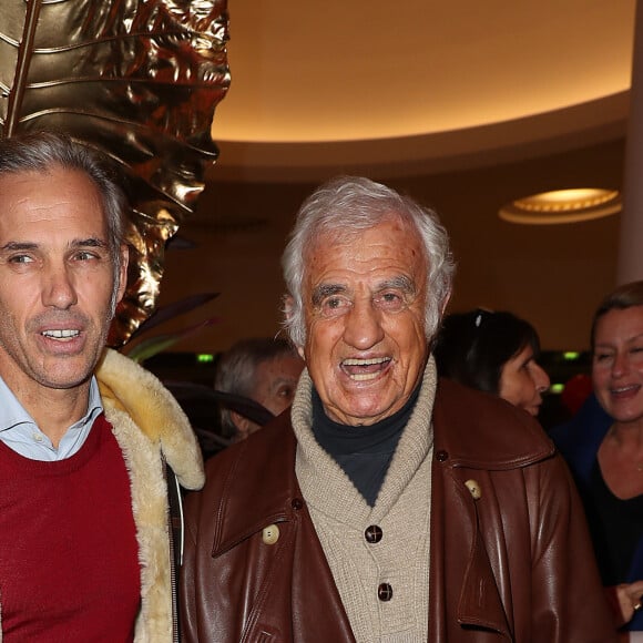 Paul Belmondo et son père Jean-Paul Belmondo lors du photocall du 12ème Gala 2017 de l'Association pour la Recherche sur Alzheimer à la salle Pleyel dans le 8ème arrondissement, à Paris, France le 30 janvier 2017. © Cyril Moreau/Bestimage 