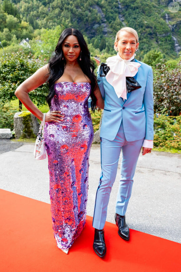 Invités sur le tapis rouge du mariage de la princesse norvégienne Martha Louise et du chaman américain autoproclamé Derek Verrett à l'hôtel Union à Geiranger, Norvège, le 31 août 2024. Photo par Mischa Schoemaker/ABACAPRESS.COM