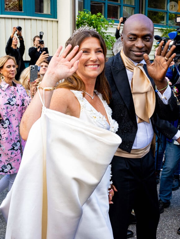 La princesse Martha Louise de Norvège et le chaman américain autoproclamé Durek Verrett sont vus lors de leur mariage à l'hôtel Union à Geiranger, en Norvège, le 31 août 2024. Photo par Mischa Schoemaker/ABACAPRESS.COM