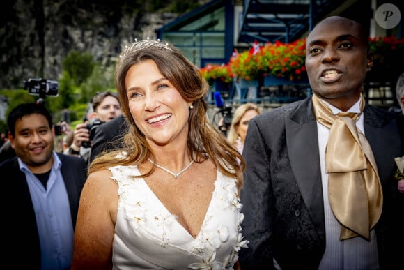 La princesse Martha Louise de Norvège et Durek Verrett à leur arrivée à la célébration de leur mariage à l'hôtel Union à Geiranger. Le 31 août 2024 