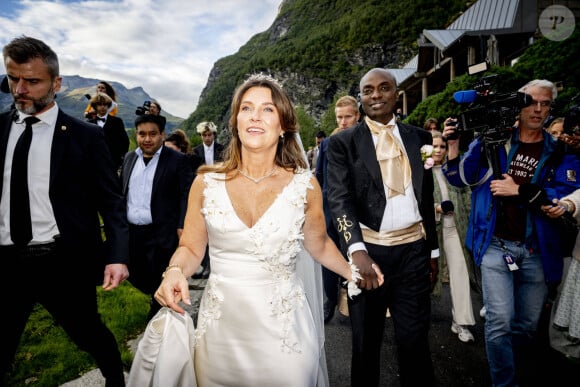 La princesse Martha Louise de Norvège et Durek Verrett à leur arrivée à la célébration de leur mariage à l'hôtel Union à Geiranger. Le 31 août 2024 