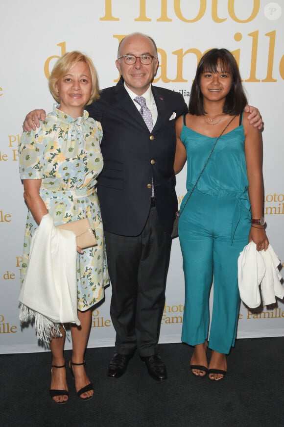 Bernard Cazeneuve entre sa femme Véronique et sa fille Mona - Avant-première du film "Photo de Famille" au cinéma UGC Ciné Cité Les Halles à Paris, France, le 3 septembre 2018. © Coadic Guirec/Bestimage 