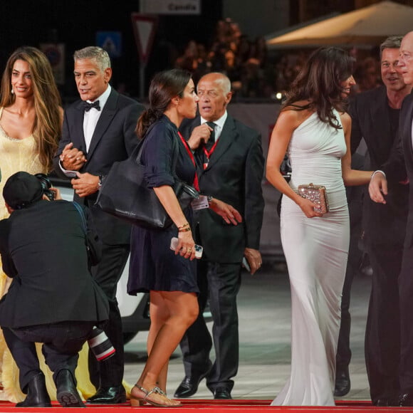 George Clooney, Amal Clooney, Brad Pitt et sa compagne Ines de Ramon à la projection de Wolfs lors du 81ème festival international du film de Venise, la Mostra le 1er septembre 2024. © Lucia Sabatelli / Bestimage
