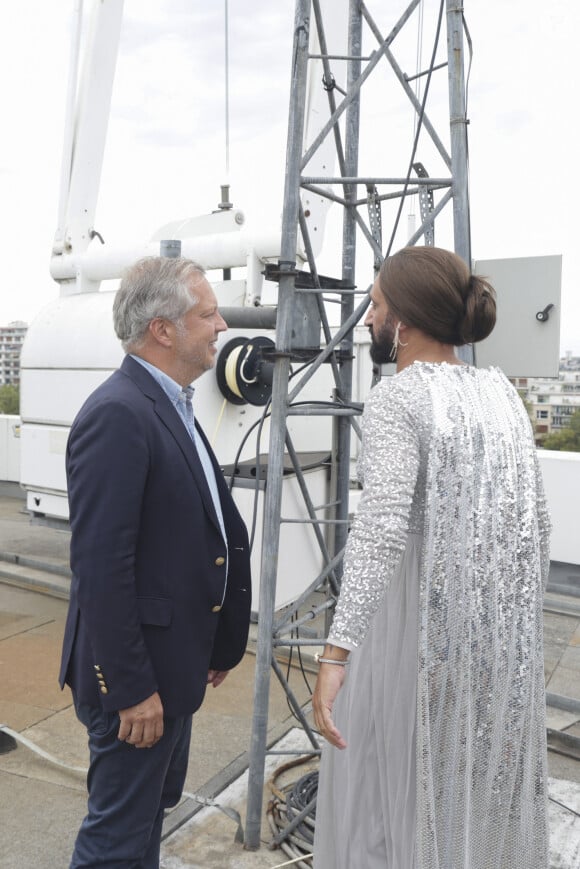 Exclusif - Donat Vidal Revel , tournage d’une séquence lors de laquelle C.Hanouna imite C.Dion, Paris, France, le 29 aout 2024. © Jack Tribeca / Bestimage 