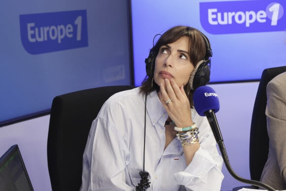 Exclusif - Géraldine Maillet sur le plateau de l’émission « On Marche Sur La Tête » présentée pa C.Hanouna dans les studios d’ Europe 1 à Paris, France, le 26 juin 2024. © Jack Tribeca / Bestimage 