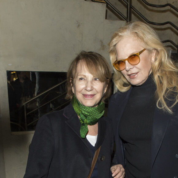 La comédienne a fait savoir que tout allait bien.
Nathalie Baye et Sylvie Vartan - Soirée en l'honneur de Danielle Darrieux lors de la projection du film "Occupe-toi d'Amélie" de Claude Autant-Lara au Max Linder Panorama à Paris le 9 avril 2018. © Pierre Perusseau/Bestimage