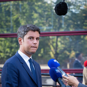 Démissionnaire après les élections législatives anticipées, le jeune politique passe le flambeau
Gabriel Attal, Premier ministre, lors de sa visite à l'école élémentaire Jean de la Fontaine d'issy Les Moulineaux, pour la rentrée scolaire. Conference de presse © Eric Tschaen / pool / Bestimage 