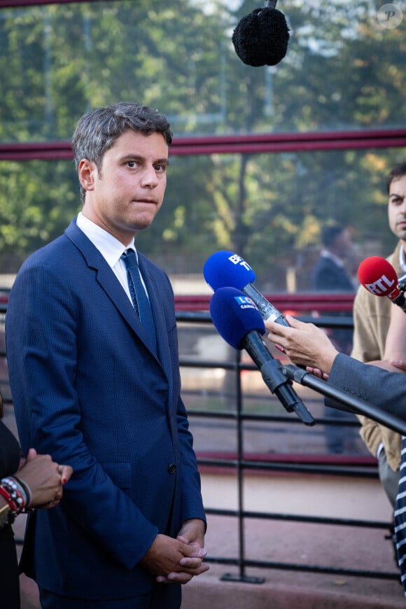 Démissionnaire après les élections législatives anticipées, le jeune politique passe le flambeau
Gabriel Attal, Premier ministre, lors de sa visite à l'école élémentaire Jean de la Fontaine d'issy Les Moulineaux, pour la rentrée scolaire. Conference de presse © Eric Tschaen / pool / Bestimage 