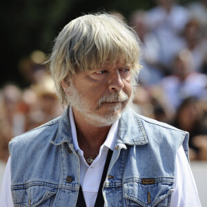 "C'est la triste réalité" 
Le chanteur Renaud - Tournoi de pétanque Grand Prix des Personnalités d 'Isle sur la Sorgue dans le Vaucluse. © Eric Etten / Bestimage