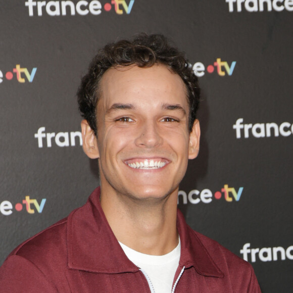 Théo Curin au photocall de la conférence de presse de rentrée de France Télévisions à Paris, France. © Coadic Guirec/Bestimage 