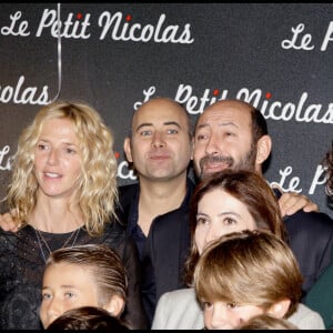 Celui à qui l'on doit "Le Petit Nicolas" a diverti des millions de Français
Sandrine Kiberlain, Kad Merad, Valérie Lemercier, Laurent Tirard - Avant Première du film "Le Petit Nicolas" au Grand Rex de Paris.