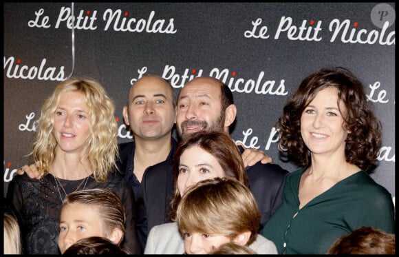 Celui à qui l'on doit "Le Petit Nicolas" a diverti des millions de Français
Sandrine Kiberlain, Kad Merad, Valérie Lemercier, Laurent Tirard - Avant Première du film "Le Petit Nicolas" au Grand Rex de Paris.