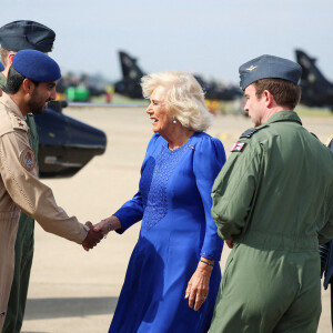 La Reine Camilla, Honorary Air Commodore, serre la main d'un pilote de la Qatar Emiri Air Force, lors de sa visite à RAF Leeming, Northallerton, pour rencontrer le personnel militaire et leurs familles et s'informer sur l'aide sociale qui leur est offerte, vendredi 6 septembre 2024.
Photo par Phil Noble/PA Wire/ABACAPRESS.COM