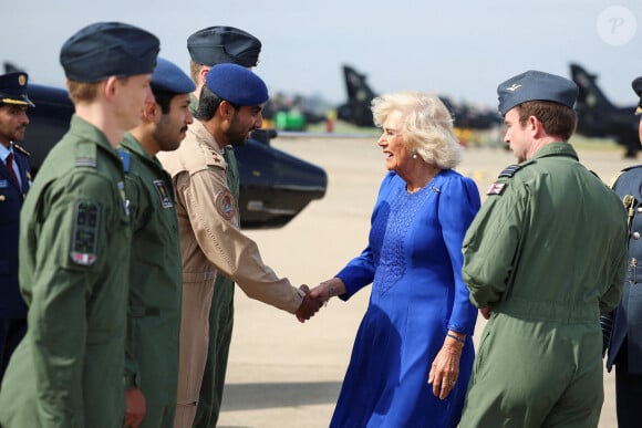 La Reine Camilla, Honorary Air Commodore, serre la main d'un pilote de la Qatar Emiri Air Force, lors de sa visite à RAF Leeming, Northallerton, pour rencontrer le personnel militaire et leurs familles et s'informer sur l'aide sociale qui leur est offerte, vendredi 6 septembre 2024.
Photo par Phil Noble/PA Wire/ABACAPRESS.COM