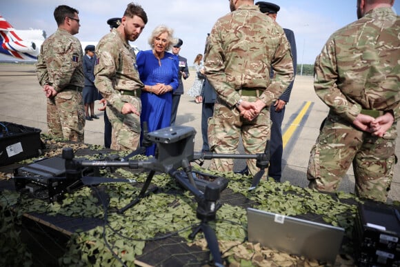 La Reine Camilla, Commodore honoraire de l'air, regarde un équipement de surveillance par drone, lors de sa visite à RAF Leeming, Northallerton, pour rencontrer le personnel militaire et leurs familles et s'informer sur le soutien social qui leur est offert, le vendredi 6 septembre 2024.
Photo par Phil Noble/PA Wire/ABACAPRESS.COM