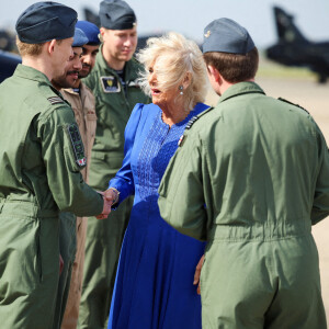 La Reine Camilla, Honorary Air Commodore, serre la main d'un pilote, lors de sa visite à RAF Leeming, Northallerton, pour rencontrer le personnel militaire et leurs familles et s'informer sur l'aide sociale qui leur est offerte, vendredi 6 septembre 2024.
Photo par Phil Noble/PA Wire/ABACAPRESS.COM