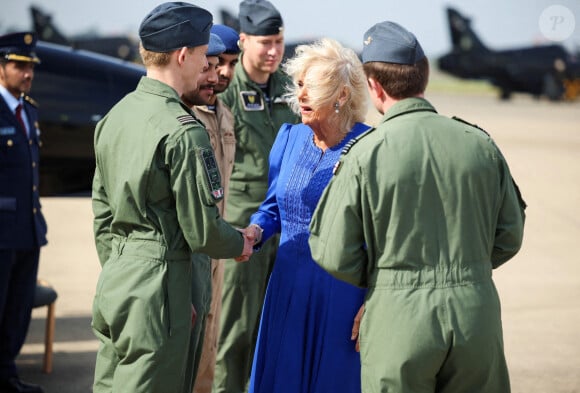 La Reine Camilla, Honorary Air Commodore, serre la main d'un pilote, lors de sa visite à RAF Leeming, Northallerton, pour rencontrer le personnel militaire et leurs familles et s'informer sur l'aide sociale qui leur est offerte, vendredi 6 septembre 2024.
Photo par Phil Noble/PA Wire/ABACAPRESS.COM