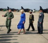 Les impressionnantes bourrasques ont aussi fait virevolter sa jolie robe.
La Reine Camilla, Commodore honoraire de l'air, lors de sa visite à RAF Leeming, Northallerton, pour rencontrer le personnel militaire et leurs familles et s'informer sur l'aide sociale qui leur est offerte, vendredi 6 septembre 2024.
Photo par Phil Noble/PA Wire/ABACAPRESS.COM