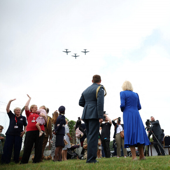 La Reine Camilla, Commodore honoraire de l'air, assiste à un défilé aérien lors de sa visite à la RAF Leeming, Northallerton, pour rencontrer les militaires et leurs familles et s'informer sur l'aide sociale qui leur est offerte, le vendredi 6 septembre 2024.
Photo par Phil Noble/PA Wire/ABACAPRESS.COM