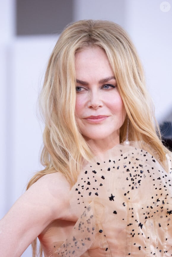 Nicole Kidman a appris le décès de sa mère en arrivant en Italie alors qu'elle était attendue à la Mostra de Venise pour recevoir le prix de la meilleure actrice pour son nouveau film "Babygirl". 
Nicole Kidman - Tapis rouge du film "Babygirl" lors du 81ème festival international du film de Venise, la Mostra.