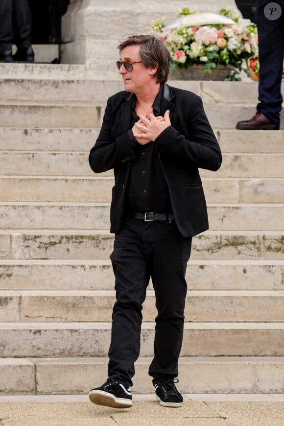 Thomas Dutronc - Sortie des obsèques de l'auteure-compositrice-interprète et actrice française Françoise Hardy au crématorium du cimetière du Père-Lachaise à Paris, France, le 20 juin 2024. © Jacovides-Moreau/Bestimage