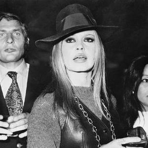 L'occasion de s'intéresser à ce monument du cinéma francais
Une photo d'archive datée du 6 avril 1968 montre Brigitte Bardot et son mari Gunther Sachs lors de la présentation de la collection de mode Mic Mac. Photo par United Archives/Imago/ABACAPRESS.COM