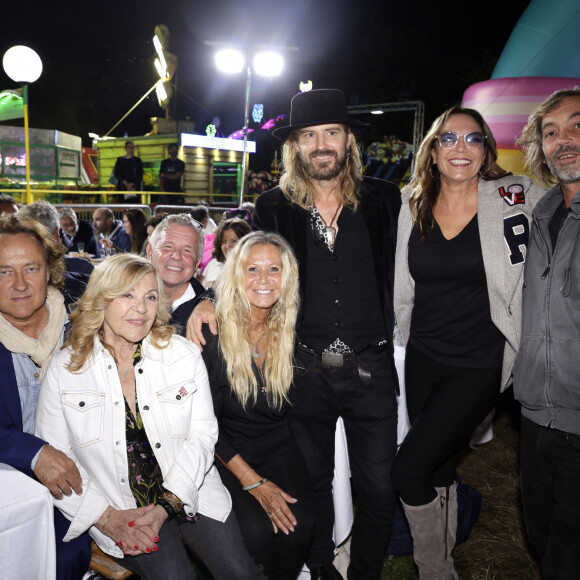 Et de son jeune compagnon Richard Baudoin
Singrid Campion, Nicoletta, Jean-Christophe Molinier, Fiona Gelin et Richard Baudoin lors de L'inauguration de la fête à NeuNeu dans le Bois de Boulogne à Paris, France, le 6 septembre 2024. © Cédric Perrin/Bestimage