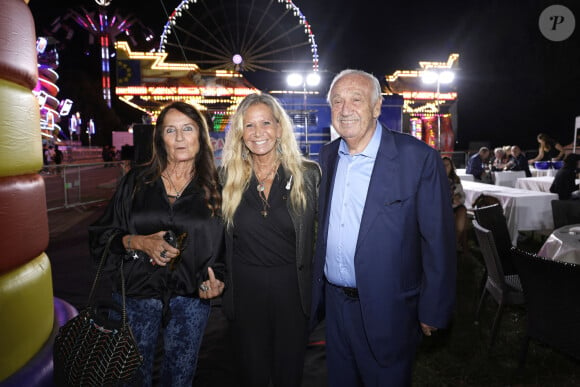 Marcel Campion avec sa femme et Fiona Gelin lors de L'inauguration de la fête à NeuNeu dans le Bois de Boulogne à Paris, France, le 6 septembre 2024. © Cédric Perrin/Bestimage