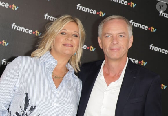 Flavie Flament et Julien Arnaud au photocall de la conférence de presse de rentrée de France Télévisions à Paris, France, le 4 septembre 2024. © Coadic Guirec/Bestimage