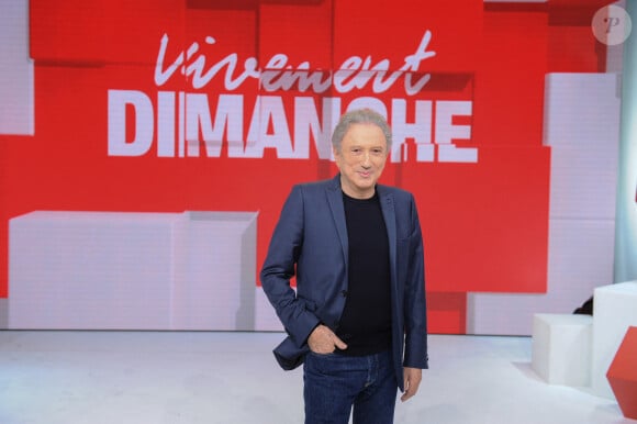 Michel Drucker lance une nouvelle saison de "Vivement dimanche" sur France 3
Exclusif - Michel Drucker - Enregistrement de l'émission "Vivement Dimanche", présentée par M.Drucker et diffusée le 15 septembre sur France 3. Le 10 septembre 2024 © Guillaume Gaffiot / Bestimage