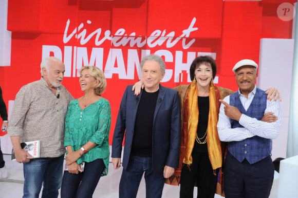 Exclusif - Francis Perrin, Corinne Touzet, Michel Drucker, Anny Duperey, Pascal Legitimus - Enregistrement de l'émission "Vivement Dimanche", présentée par M.Drucker et diffusée le 15 septembre sur France 3. Le 10 septembre 2024 © Guillaume Gaffiot / Bestimage 