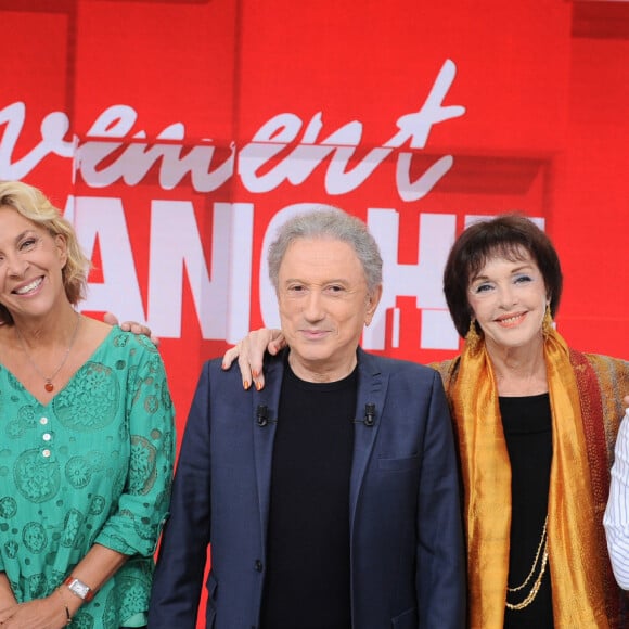 Exclusif - Francis Perrin, Corinne Touzet, Michel Drucker, Anny Duperey, Pascal Legitimus - Enregistrement de l'émission "Vivement Dimanche", présentée par M.Drucker et diffusée le 15 septembre sur France 3. Le 10 septembre 2024 © Guillaume Gaffiot / Bestimage 