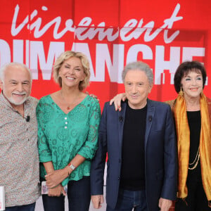 Anny Duperey, Francis Perrin, Pascal Légitimus et Corinne Touzet assureront la promotion de la pièce de théâtre "Le duplex" dans "Vivement dimanche" le 15 septembre 2024 sur France 3
Exclusif - Francis Perrin, Corinne Touzet, Michel Drucker, Anny Duperey, Pascal Legitimus - Enregistrement de l'émission "Vivement Dimanche", présentée par M.Drucker et diffusée le 15 septembre sur France 3. Le 10 septembre 2024 © Guillaume Gaffiot / Bestimage