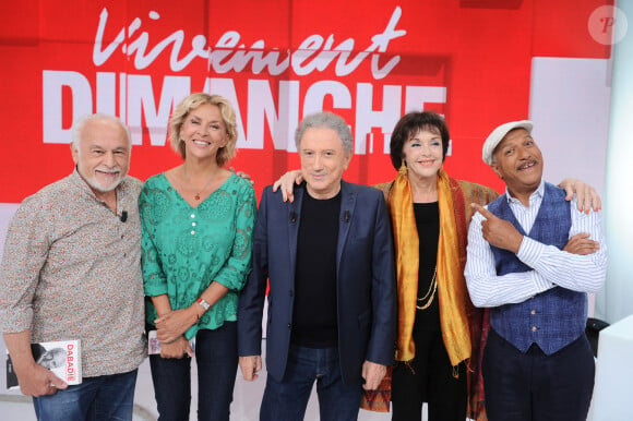 Anny Duperey, Francis Perrin, Pascal Légitimus et Corinne Touzet assureront la promotion de la pièce de théâtre "Le duplex" dans "Vivement dimanche" le 15 septembre 2024 sur France 3
Exclusif - Francis Perrin, Corinne Touzet, Michel Drucker, Anny Duperey, Pascal Legitimus - Enregistrement de l'émission "Vivement Dimanche", présentée par M.Drucker et diffusée le 15 septembre sur France 3. Le 10 septembre 2024 © Guillaume Gaffiot / Bestimage